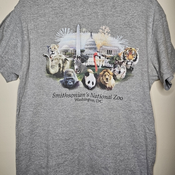 Smithsonian's National Zoo Washington D.C. Graphic Tee "We have Species" - Picture 3 of 5